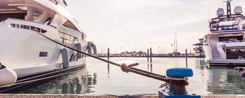 Vacanze finite? Ormeggia la tua barca in un porto sicuro in una città vivace tutto l’anno!
